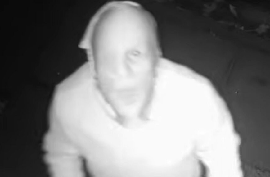 Police share video of burglar repeatedly falling while trying to escape petrol station raid