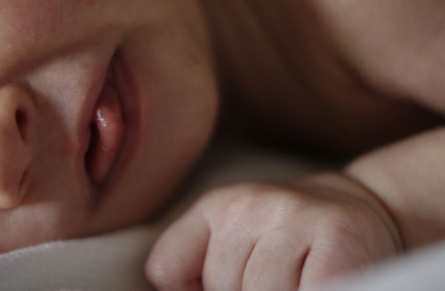 Mum of baby who fell seriously ill after being given now-recalled infant formula calls for investigation
