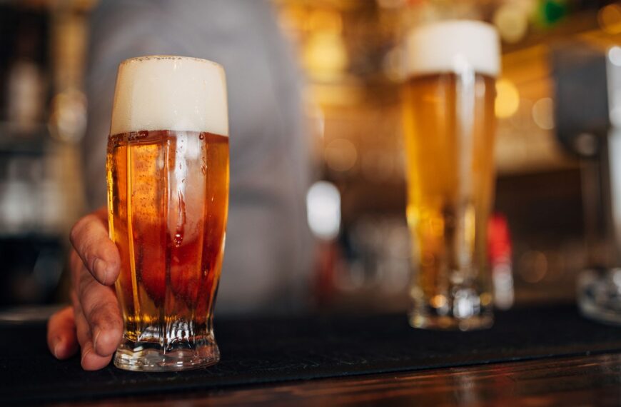 MPs raise alarm over future of pubs – with more than 500 tipped to close this year