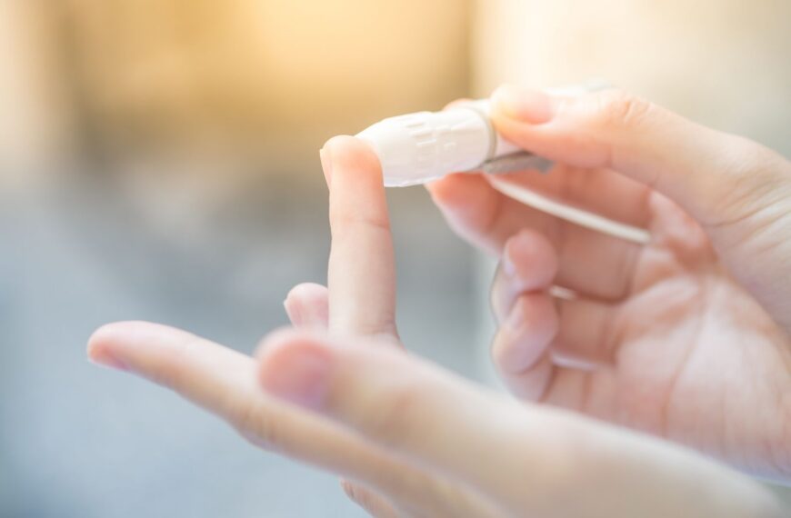 Finger prick blood test trial ‘could revolutionise’ Alzheimer’s diagnosis, say experts