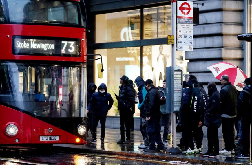 Green Party calls for free bus travel in England for under-22s