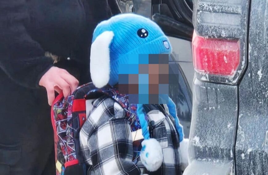 ICE officers snatch five-year-old from car and use him as ‘bait’ to lure dad, school claims