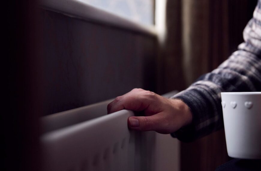 Number of people in ‘very deep poverty’ at highest level in more than 30 years, charity warns