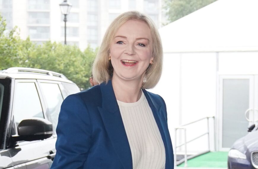 Robert Jenrick ‘told Kemi Badenoch to kick Liz Truss out’ of the Conservatives