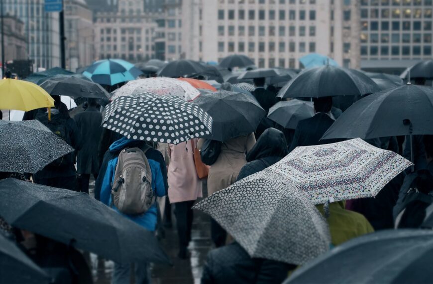 Yellow weather warning for rain extended – with flooding expected in parts of England