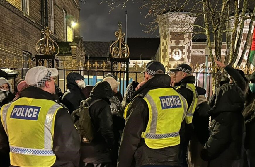 86 arrests after protesters breach Wormwood Scrubs prison grounds holding Palestine Action-linked activist