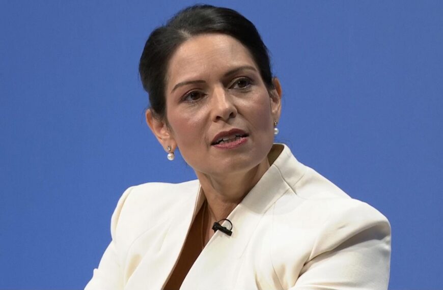 Tories claim government in retreat on Chagos ‘surrender’ after Donald Trump broadside