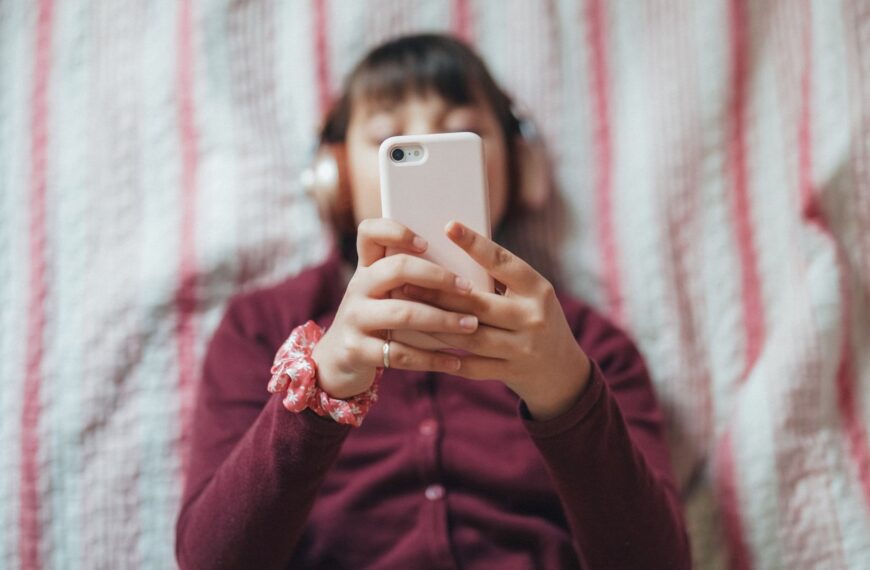 Logging off: Kids’ social media ban now feels almost certain