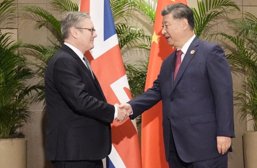 HSBC chair Nelson among bosses joining Starmer on China visit