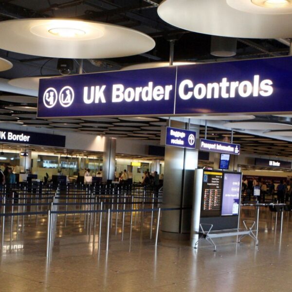 Could dual nationals without a British passport be stopped at the border?