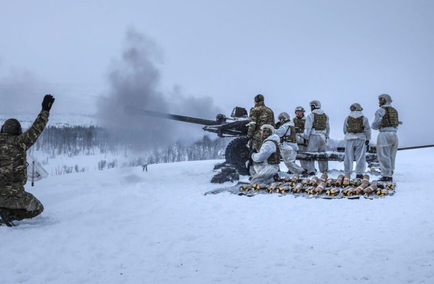 Russian invasion of Ukraine shares ‘similarities’ with run-up to Second World War, armed forces minister says