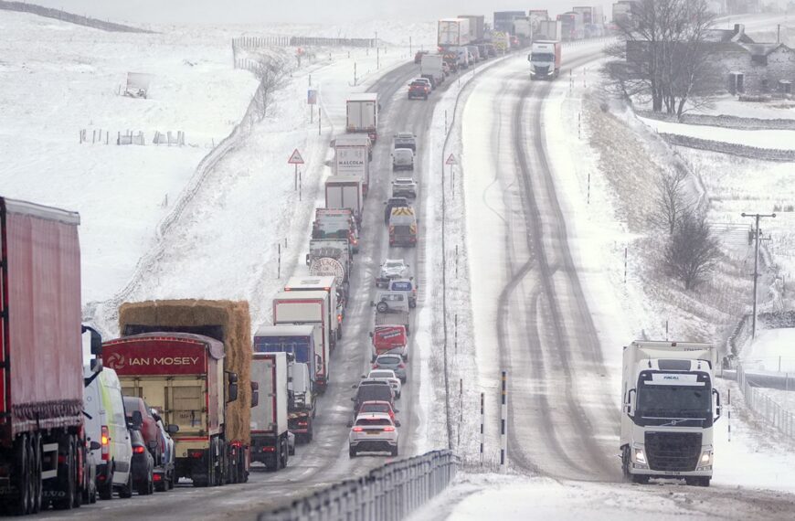 New weather warnings for snow and ice issued for large swathes of UK