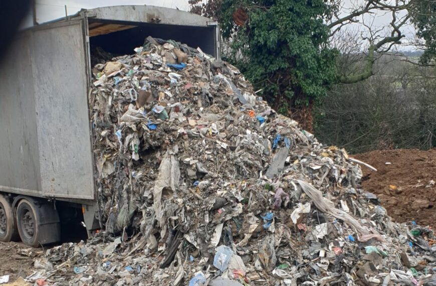This shocking illegal M25 waste site has kept on growing – despite an Environment Agency investigation