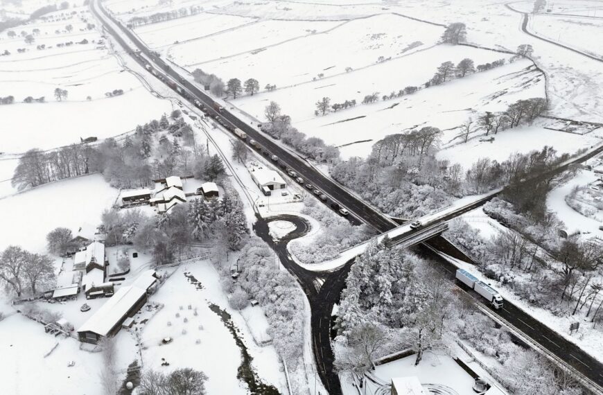 An ‘Arctic air mass’ is bringing snow to the UK – this is what the Met Office is saying
