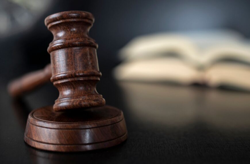 Suspected rapist accidentally set free and leaves UK before trial