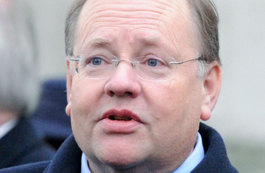 Liberal Democrat peer Lord Rennard suspended as new sexual harassment investigation launched