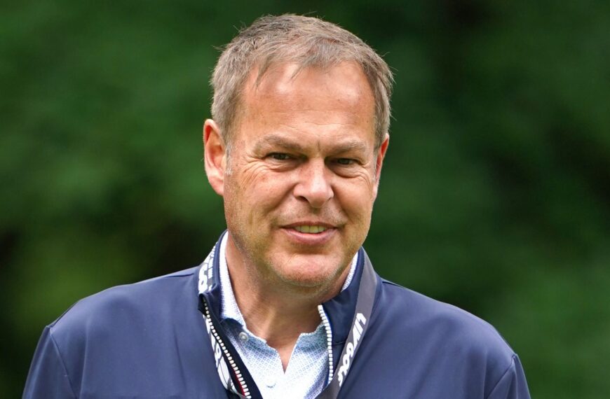 Dragons’ Den star Jones tees off with takeover of American Golf