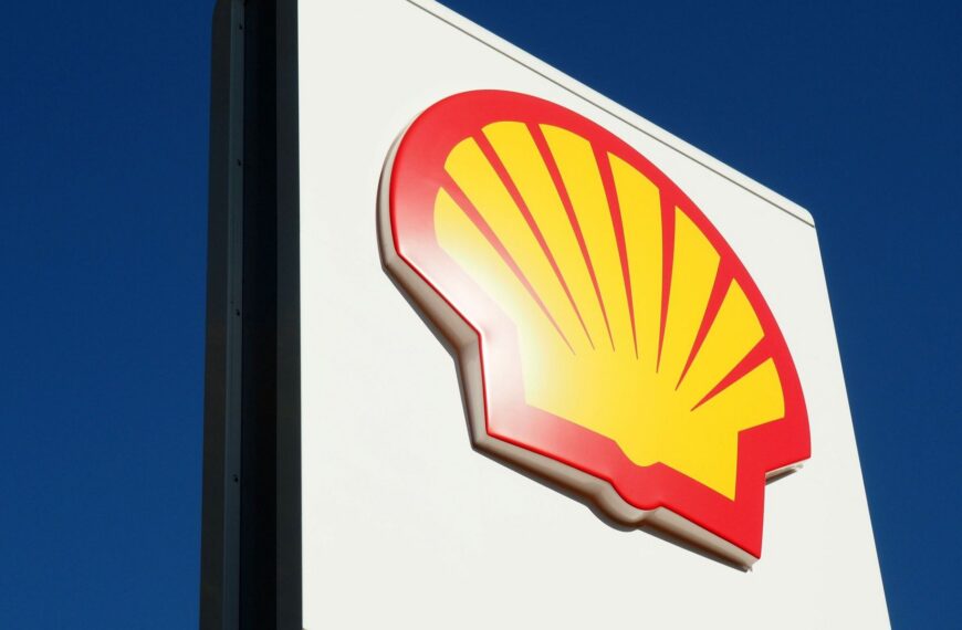 Shell paves way for multimillion-pound pay hike for boss Sawan