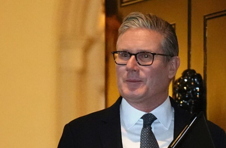 Starmer says he’s going nowhere – after arriving at crunch meeting with ‘face like thunder’