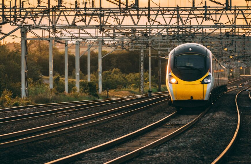 Minimum age for train drivers to be lowered to 18 amid fears of driver shortfall by 2030