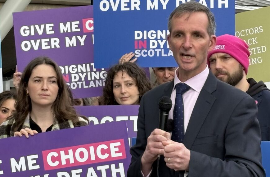 MSPs vote against bill to legalise assisted dying