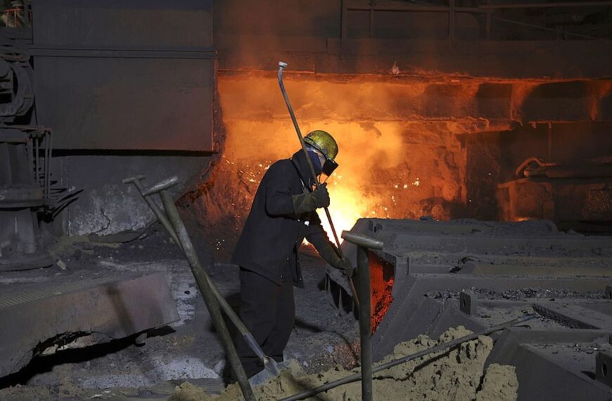 Watershed moment as UK levies steel tariff in new strategy