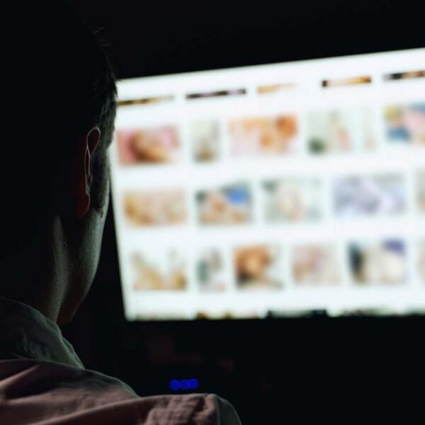 Starmer facing new Labour rebellion as MPs fight to extend porn ban