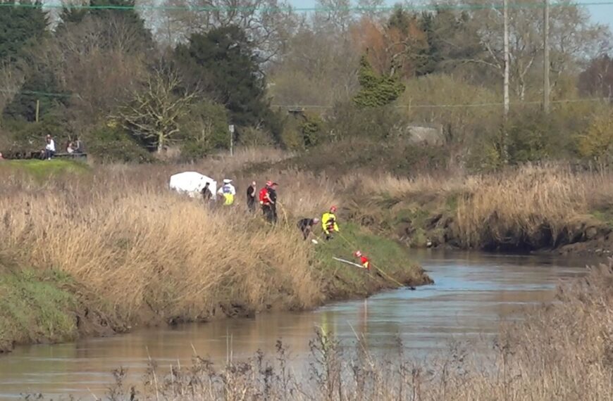 Girl’s body found after car carrying five teenagers crashes into river in Cambridgeshire