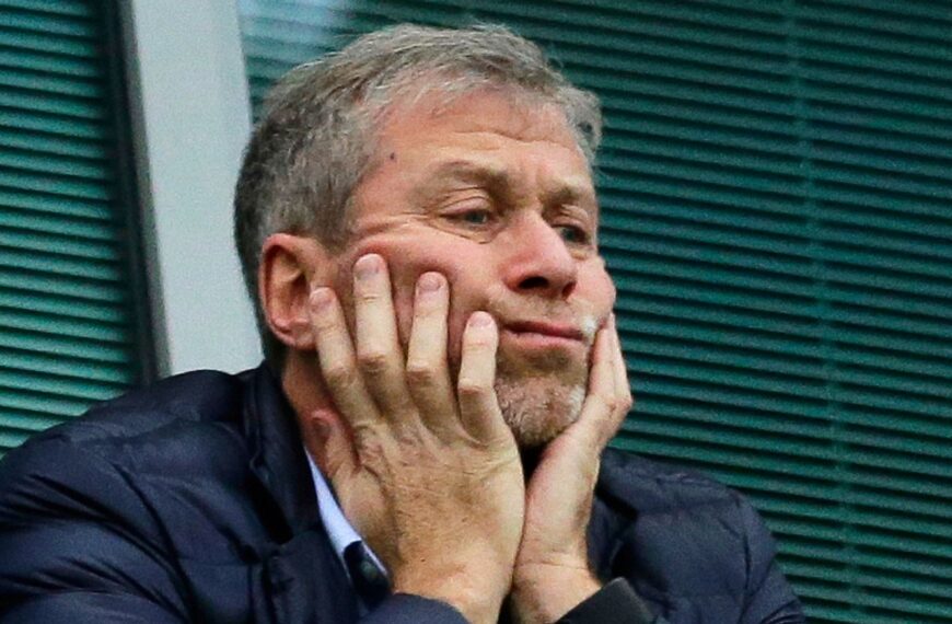 Government prepares to sue Roman Abramovich after he missed deadline to release £2.5bn from Chelsea sale