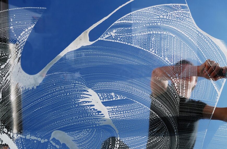 ‘I’m a window cleaner – here’s a cleaning technique you won’t know and the customer comment that annoys us’